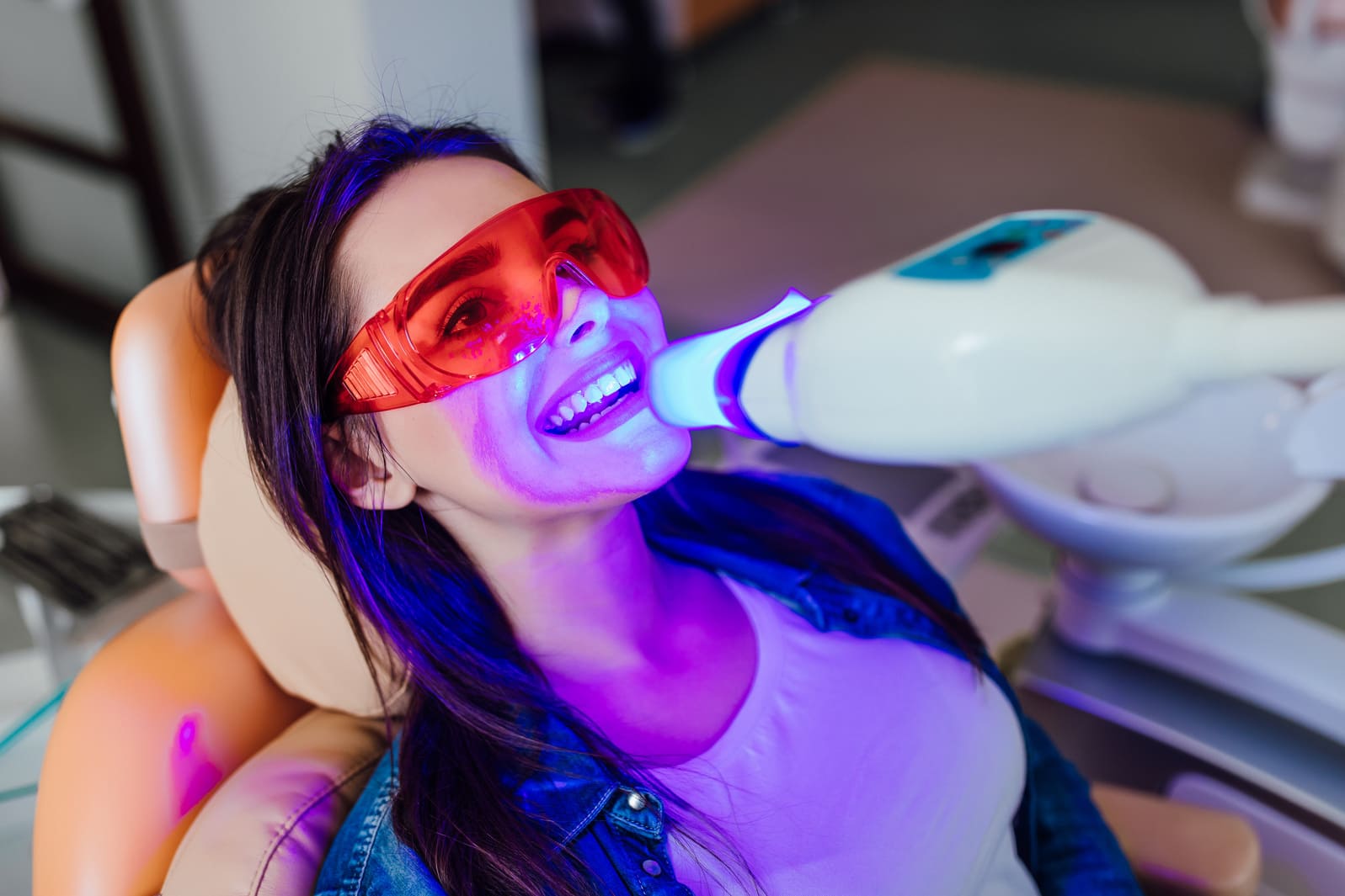 Professional vs. DIY Teeth Whitening: Which to Choose?