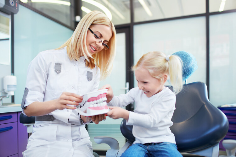 Halloween Dental Tips: Treat Your Teeth Right